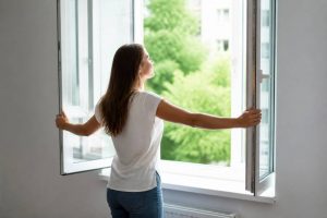 Combien de temps aérer une maison pour un air sain ?