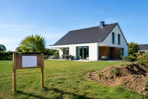 Acheter un terrain et construire : les étapes clés pour réussir son projet de maison neuve